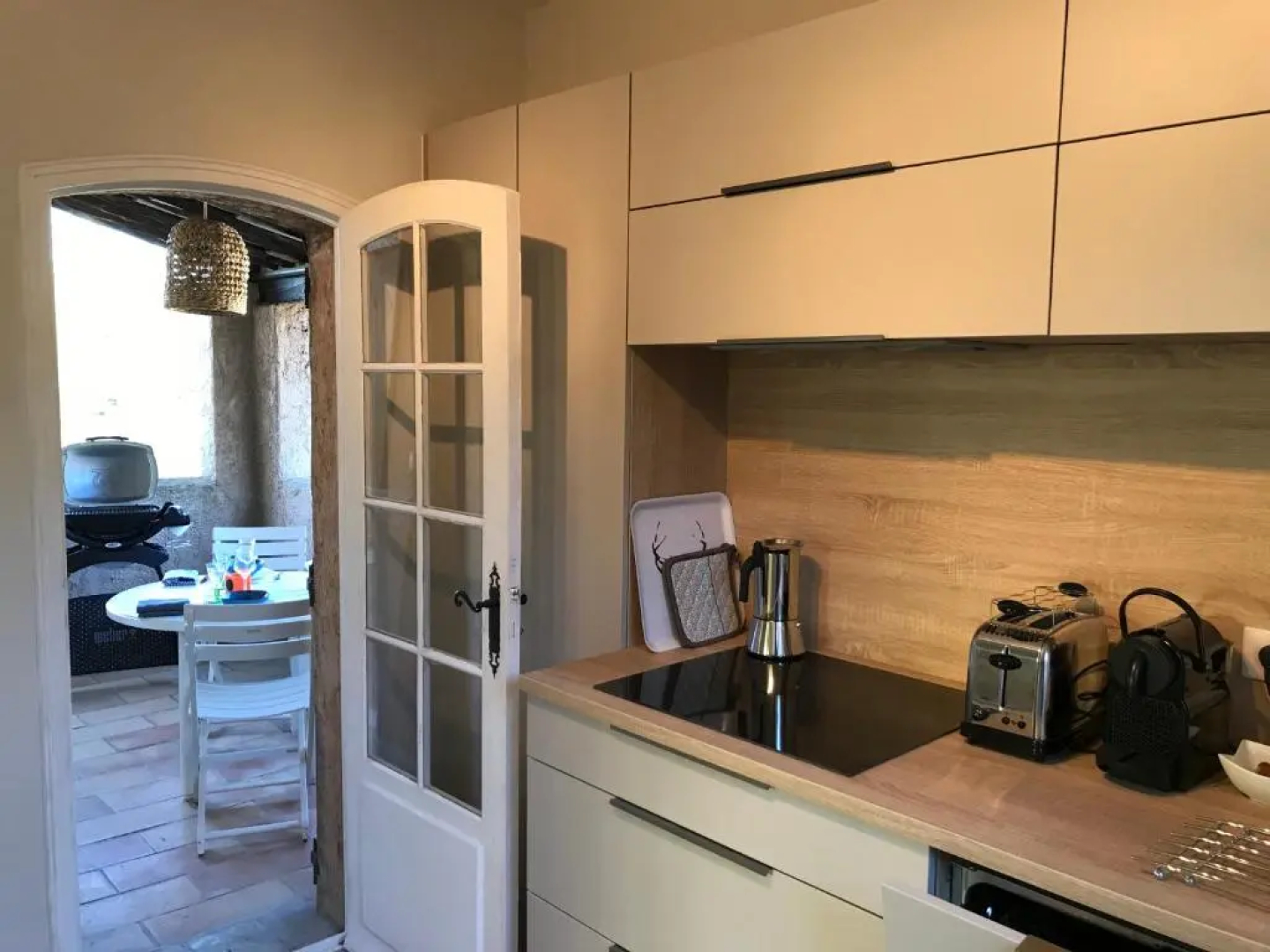 06D - Appartement spacieux avec terrasses, jardin et piscine