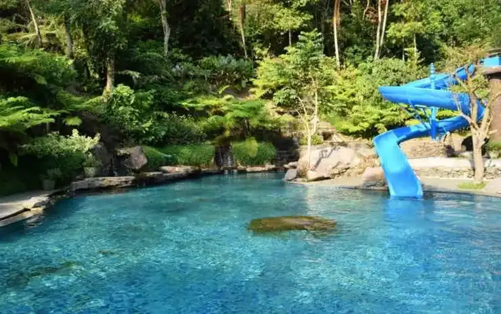 Log Home Villa Taman Wisata Bougenville