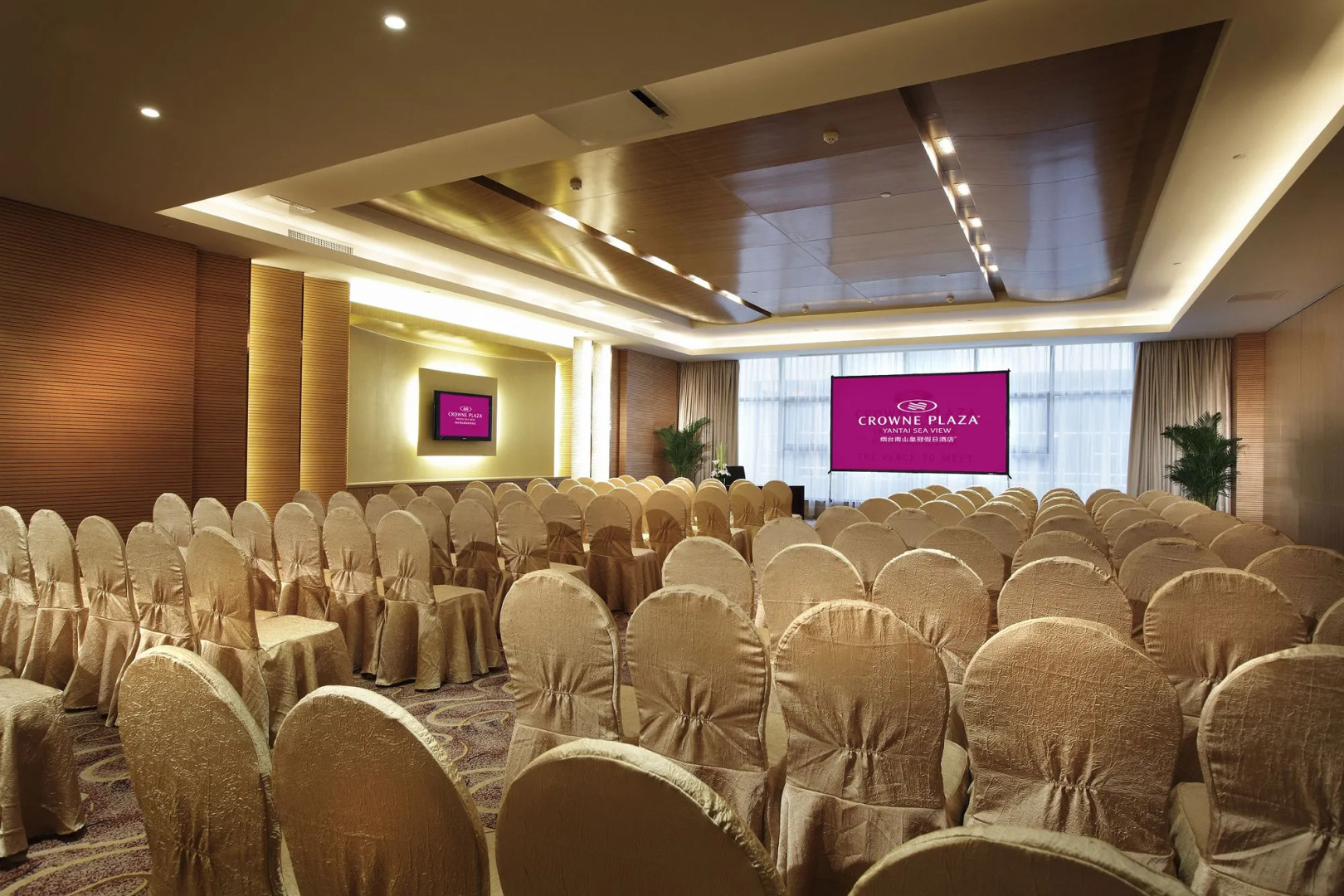 Crowne Plaza Yantai Seaview by IHG