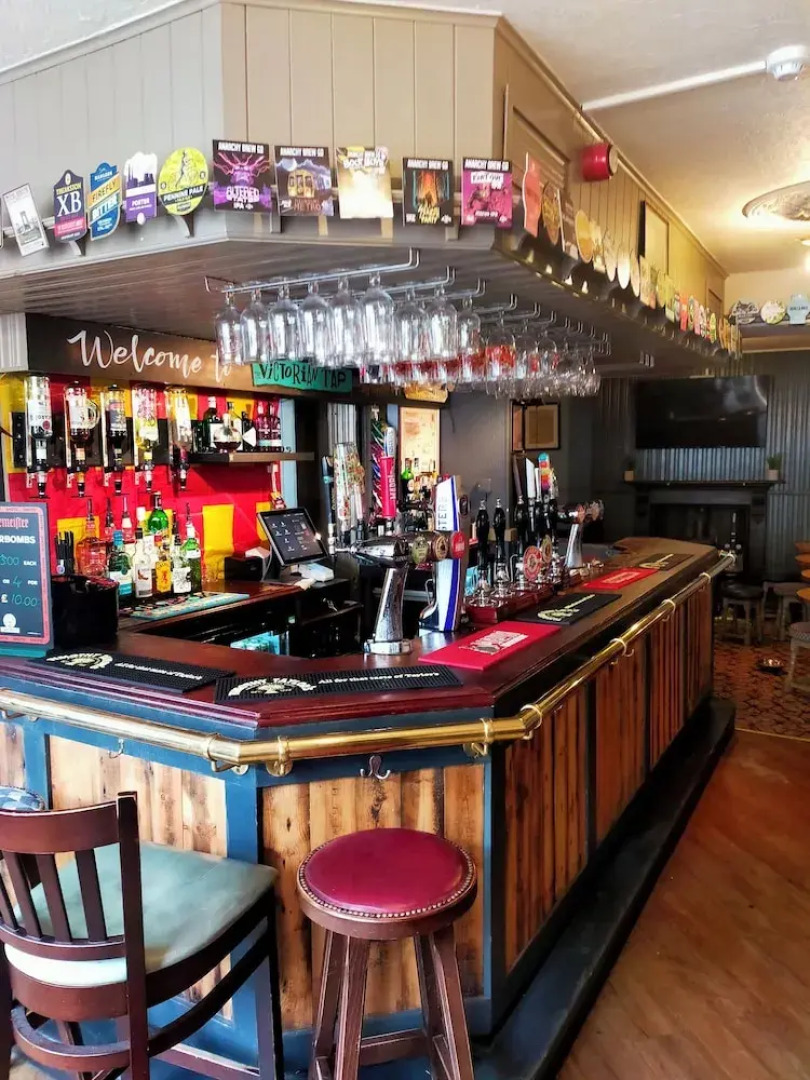 OYO The Victorian Tap B&B