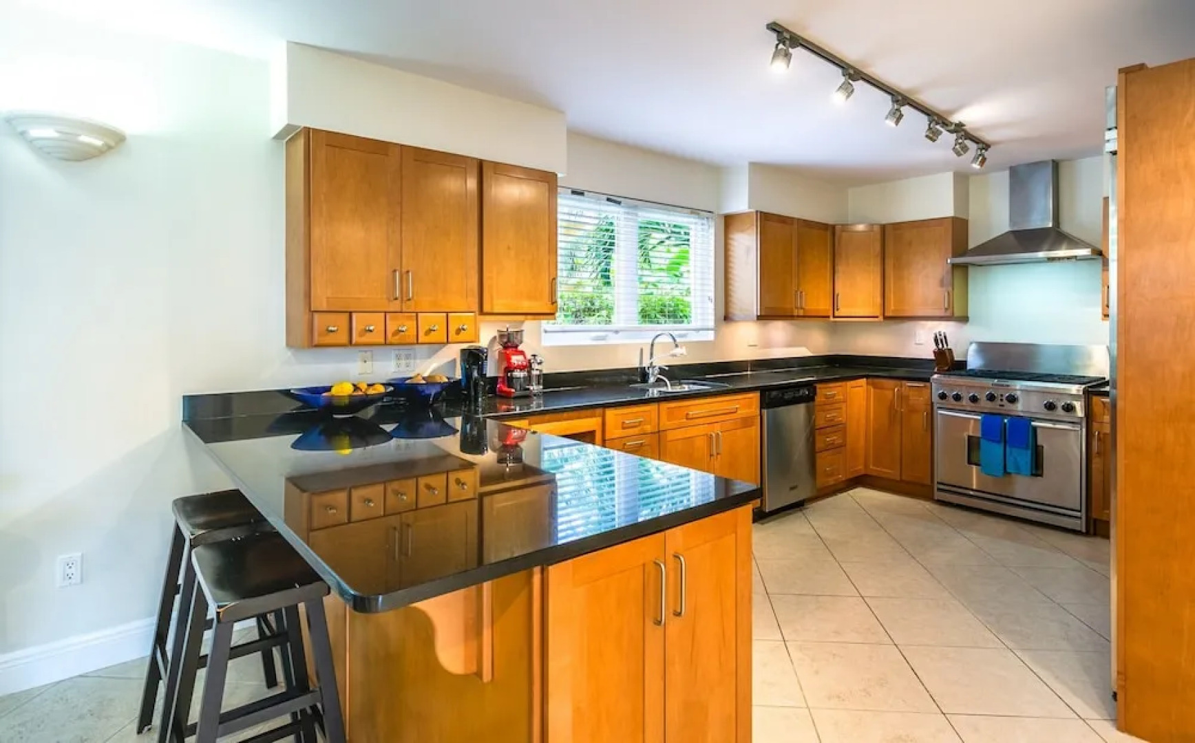 Caribbean Paradise by Cayman Villas