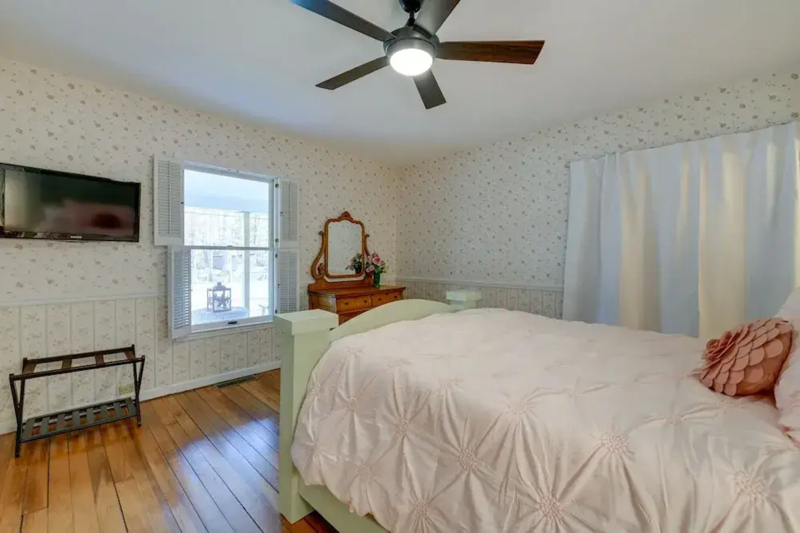 Maggie Valley Historic Farmhouse on 5 Acres!