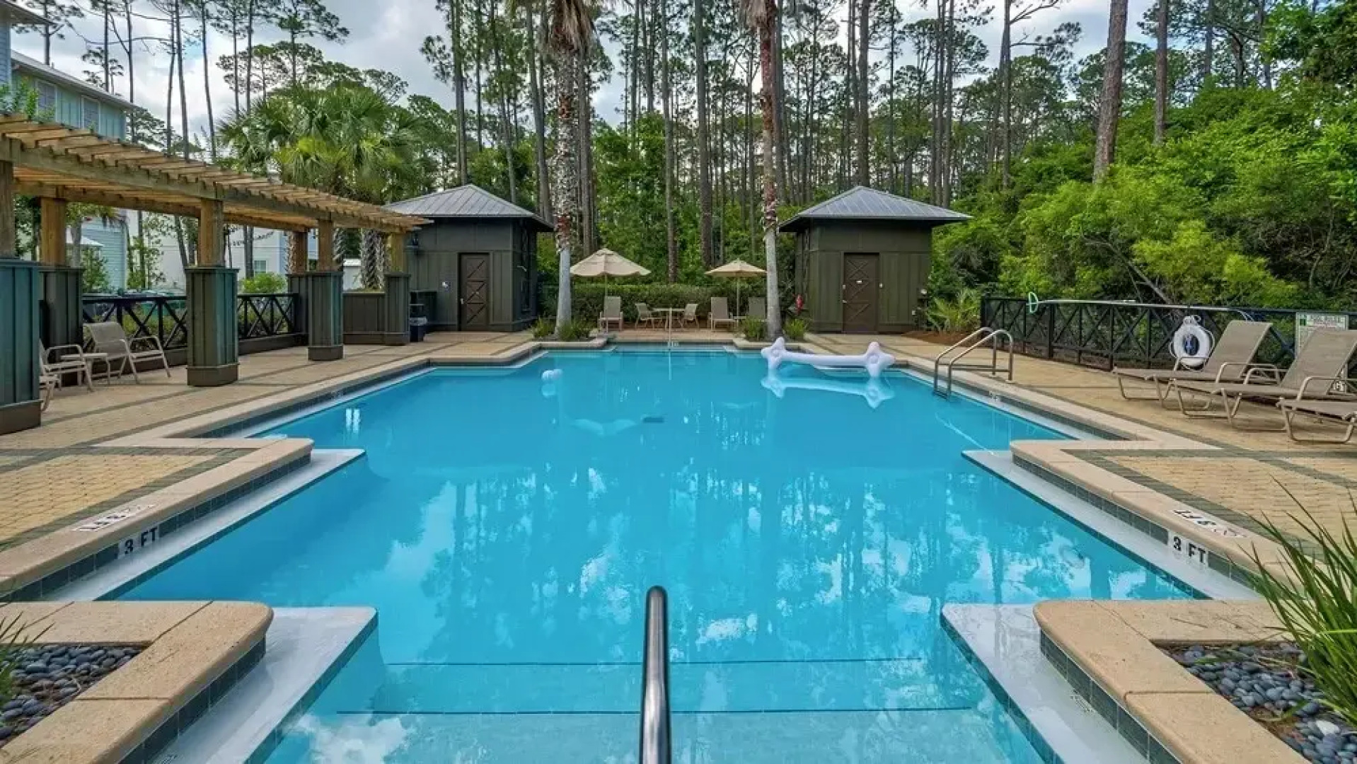 Designer Finishes, Arcade Room, Sleeps 14 & Next to Alys