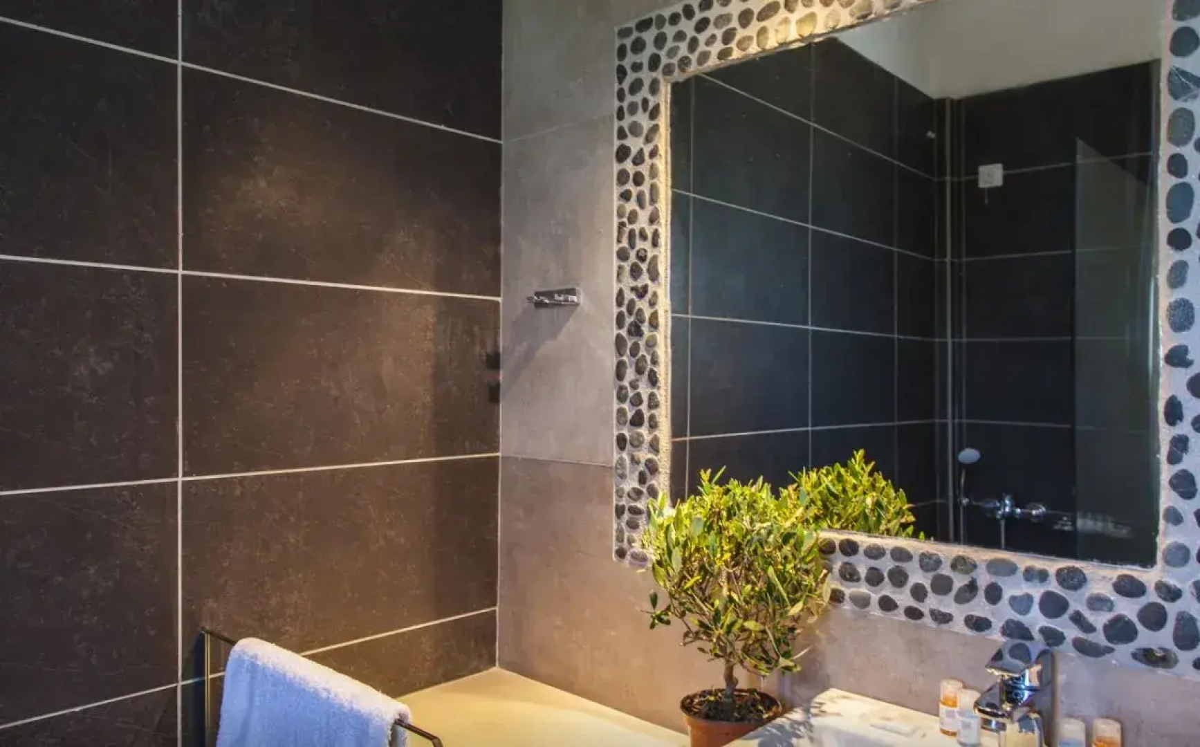 Armonia Luxury Hotel