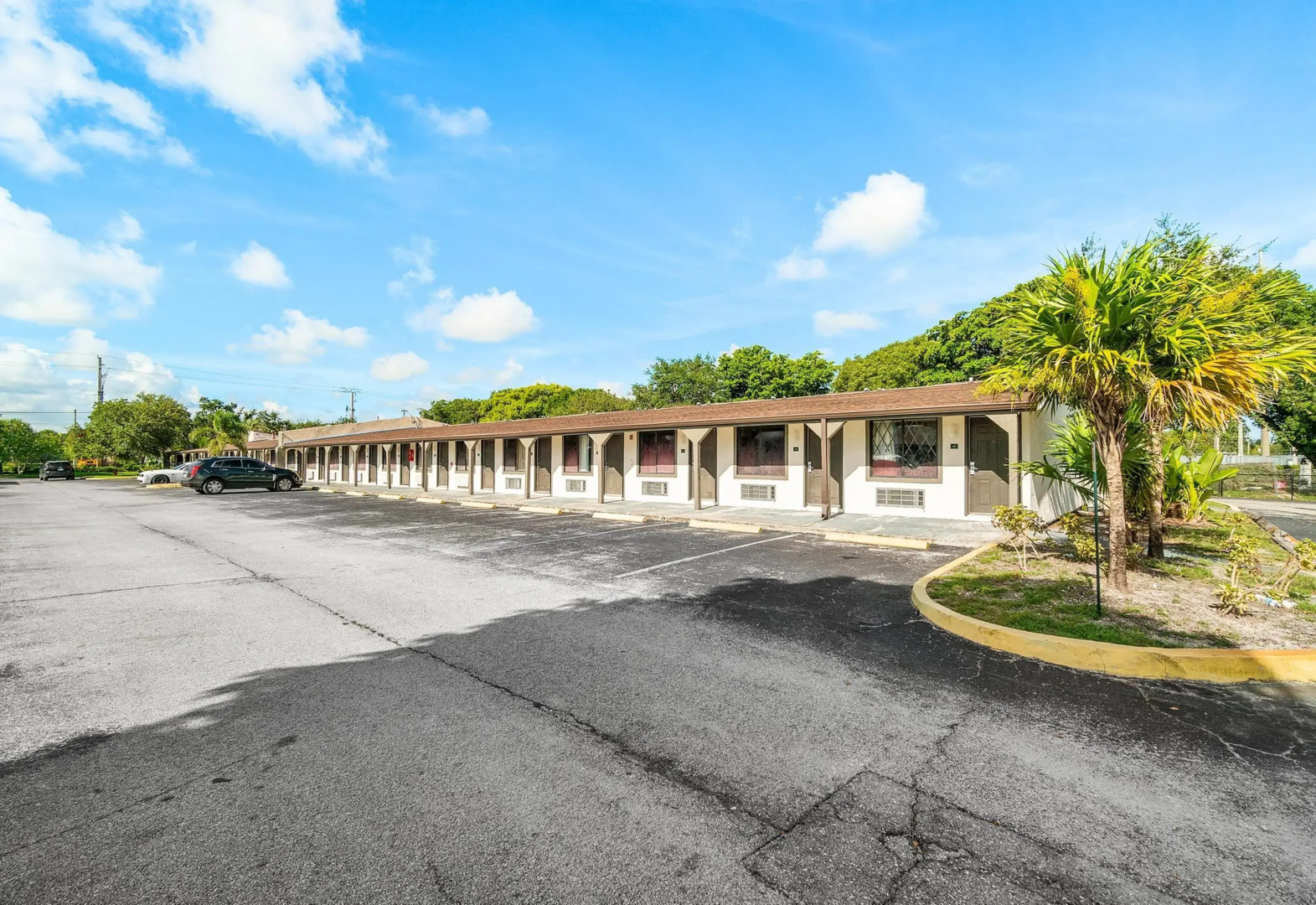 Super 8 by Wyndham Lantana West Palm Beach