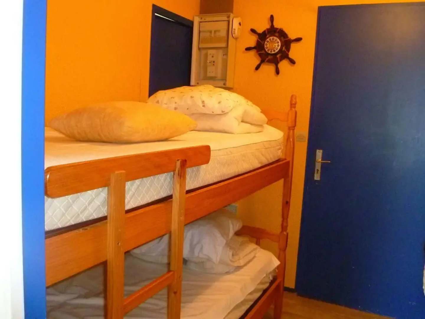 A Pleasant Little Studio Apartment With a Terrace, 30 Metres From the Beach