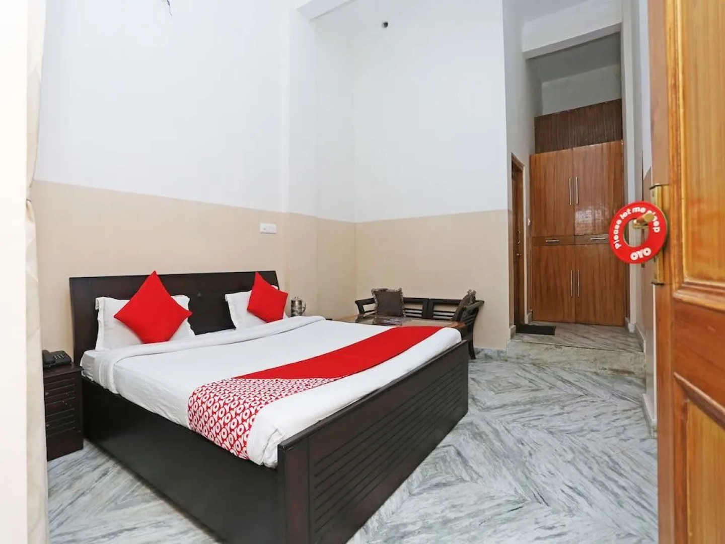 Oyo 19638 Hotel Jay Continental