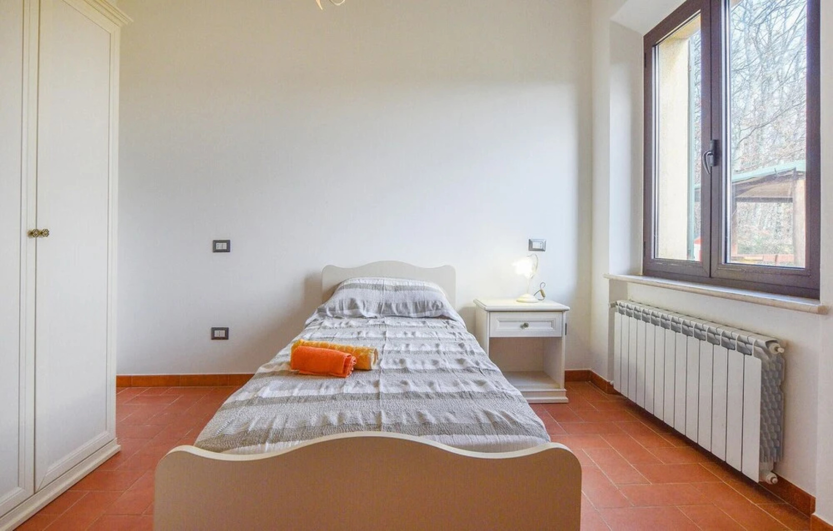 Beautiful Home in Chiusdino With Wifi and 5 Bedrooms