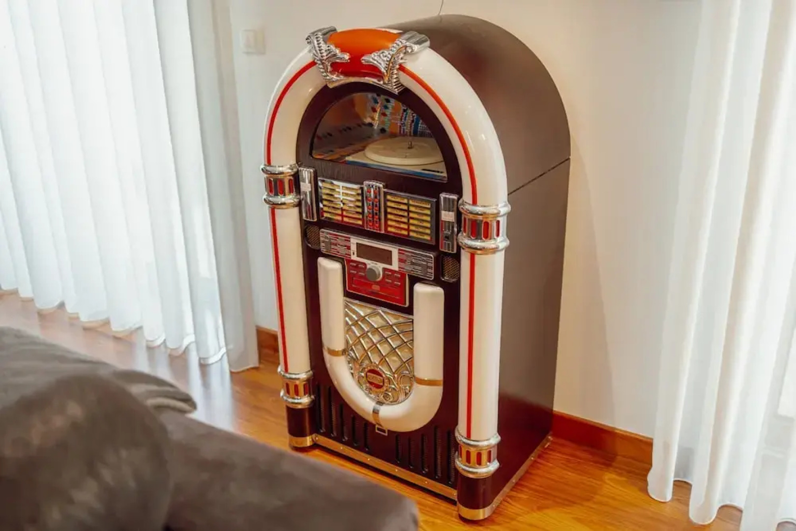 Pool Cinema Villa by Vacationy