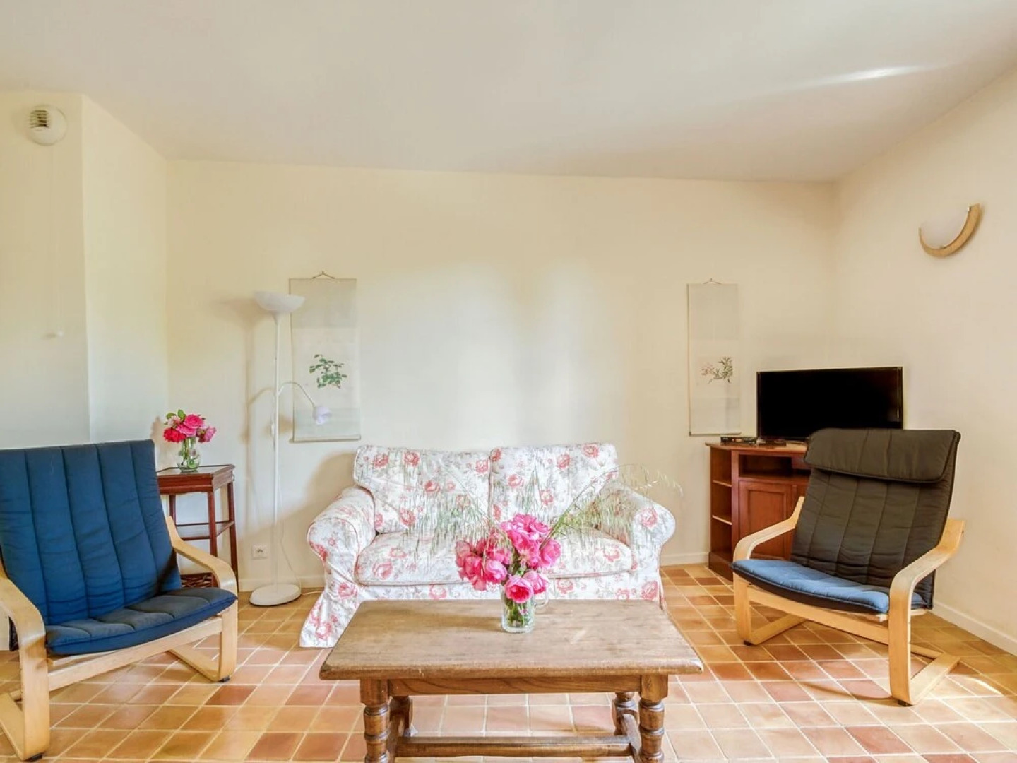 Secluded Holiday Home in Rustrel With Swimming Pool