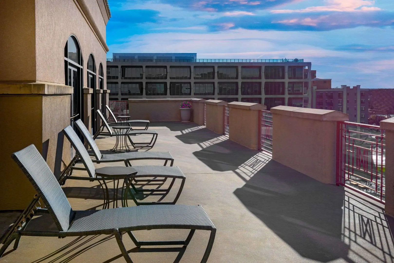 Hampton Inn & Suites Kansas City-Country Club Plaza