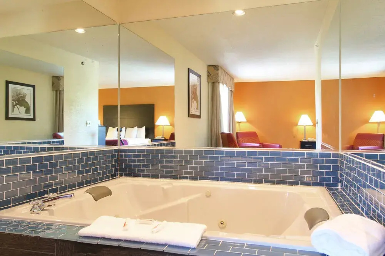 Baymont Inn & Suites Muskegon