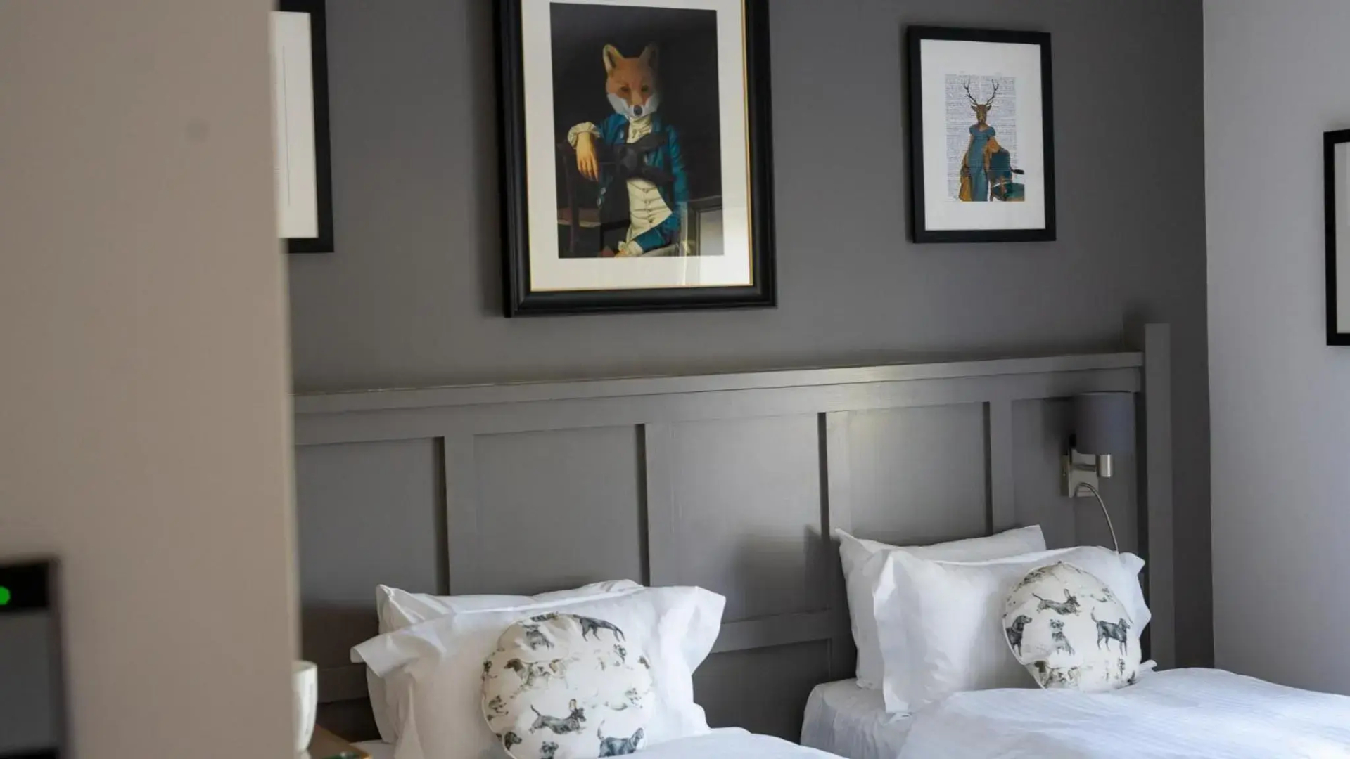 The Golden Fleece Inn