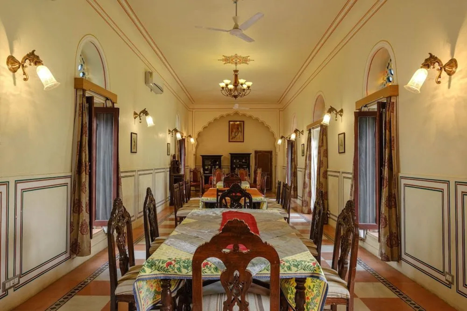 Hotel Rajmahal Palace