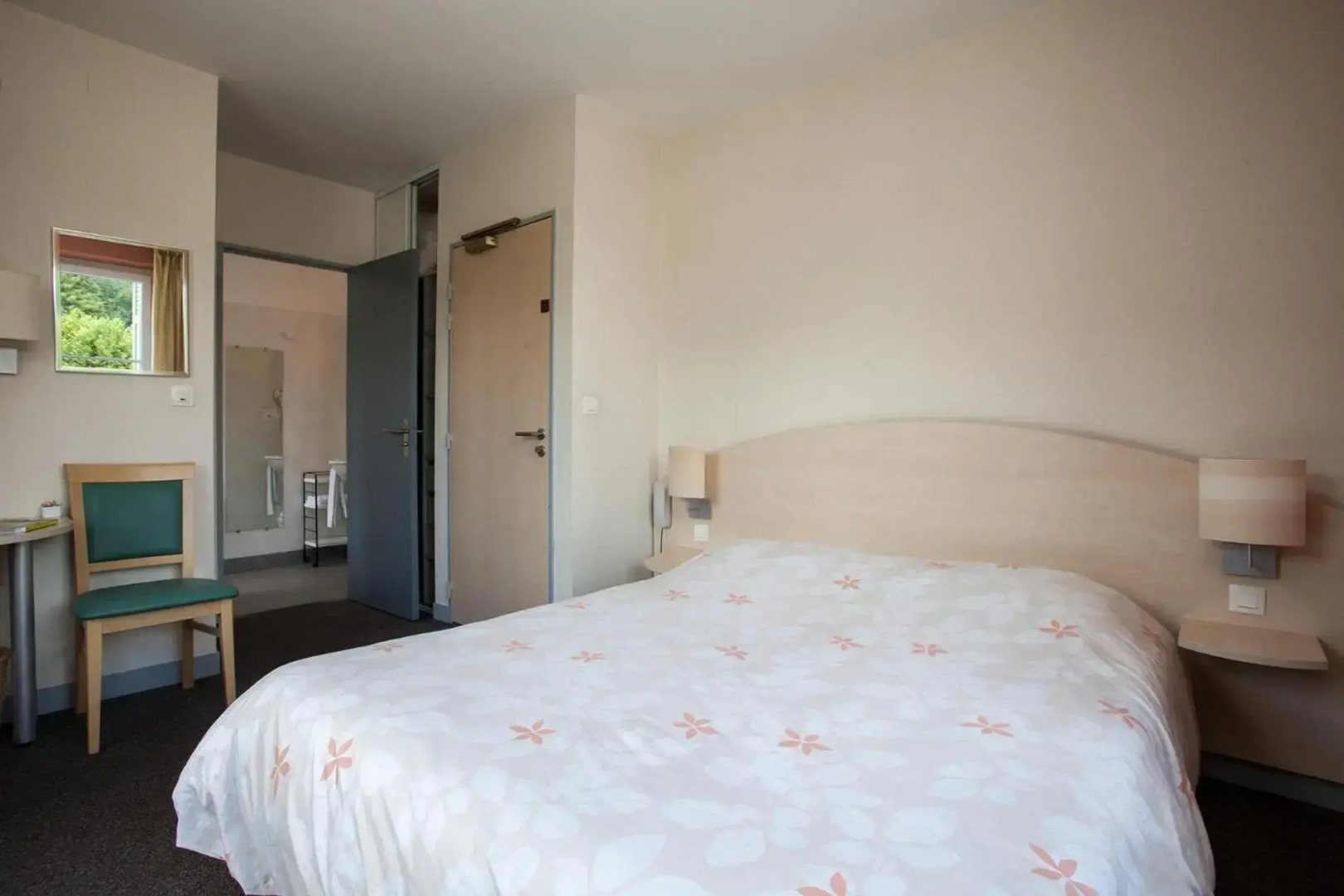 Logis Hôtel Le Lion d'Or