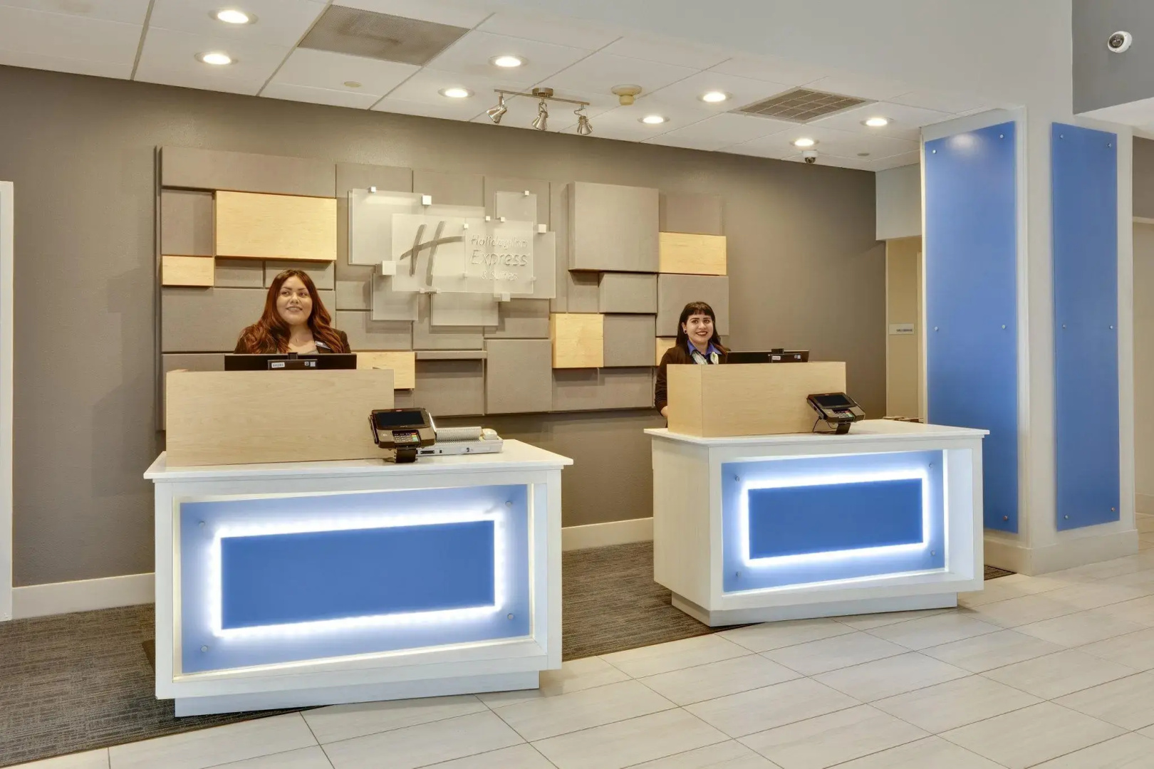Holiday Inn Express & Suites Irving Conv Ctr - Las Colinas by IHG