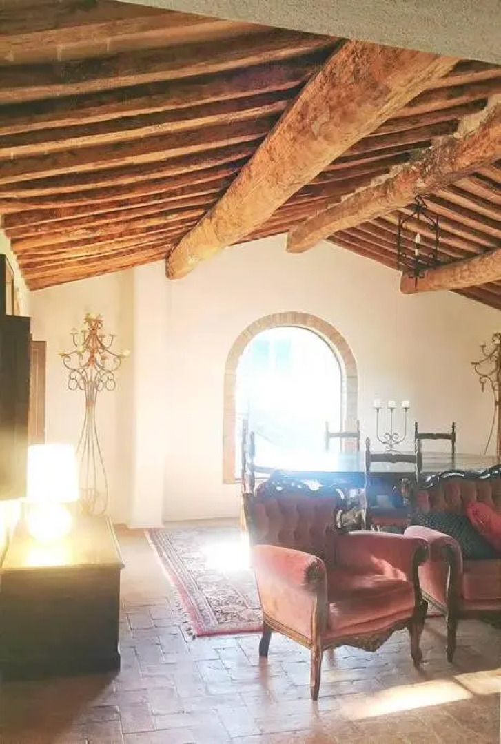 Stunning Country House overlooking Tuscany hills