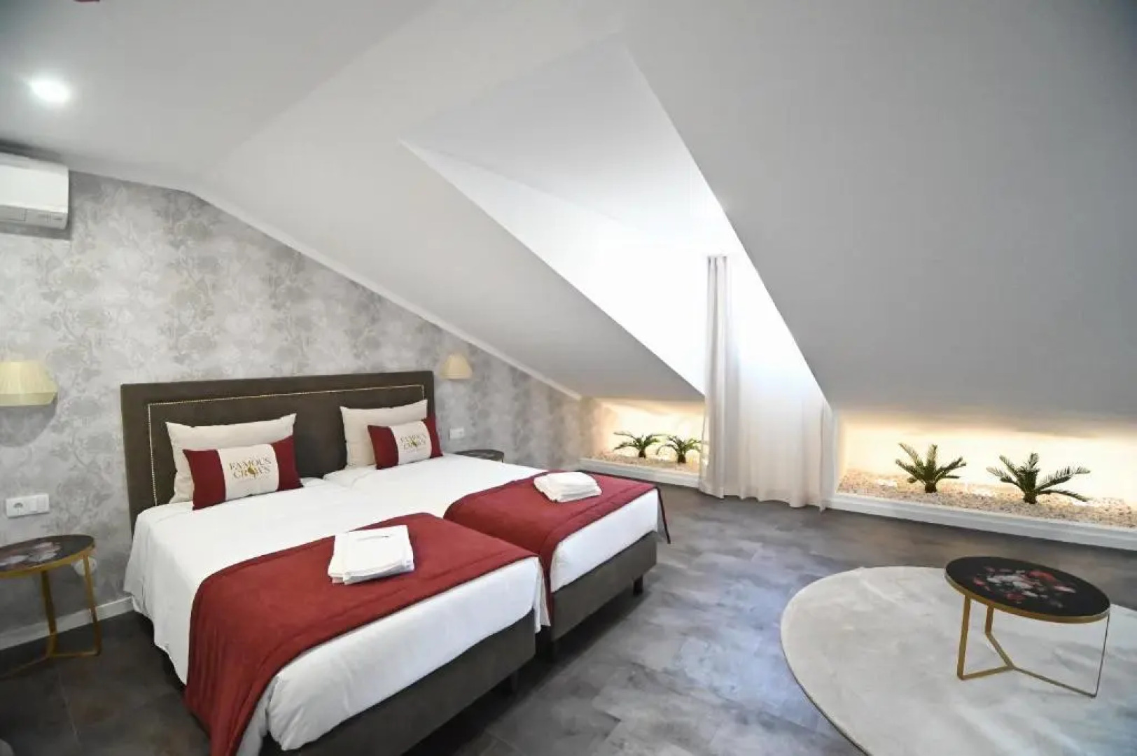 Famous Crows Lisbon Suites