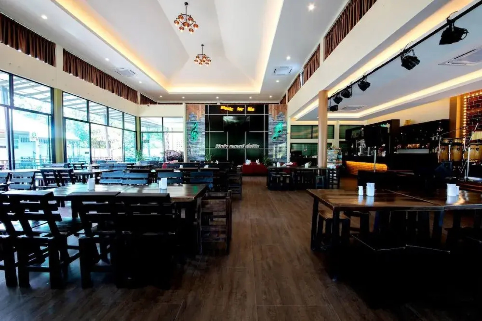 Capital O 370 Nernkhao Resort