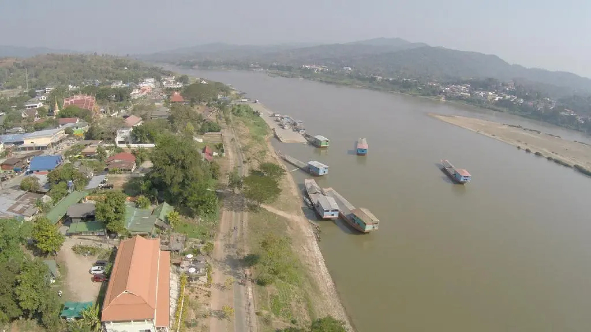 Day Waterfront Hotel