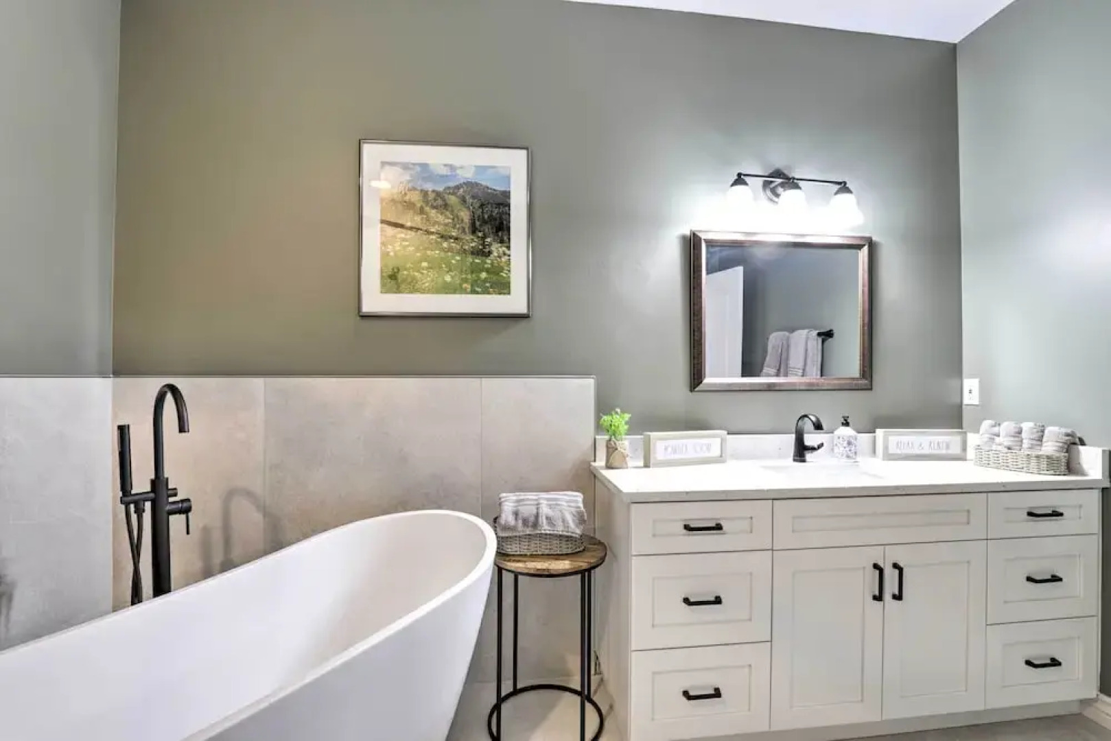 Peaceful Midway Studio w/ Mountain + Golf Views!