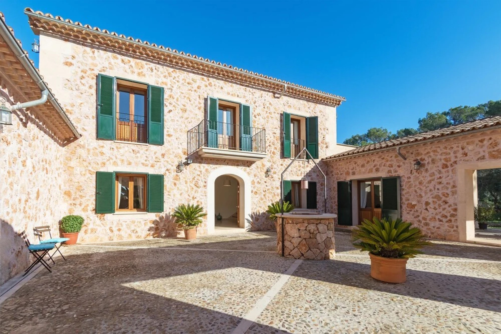 Divina - Santa Eugenia - Adults Only