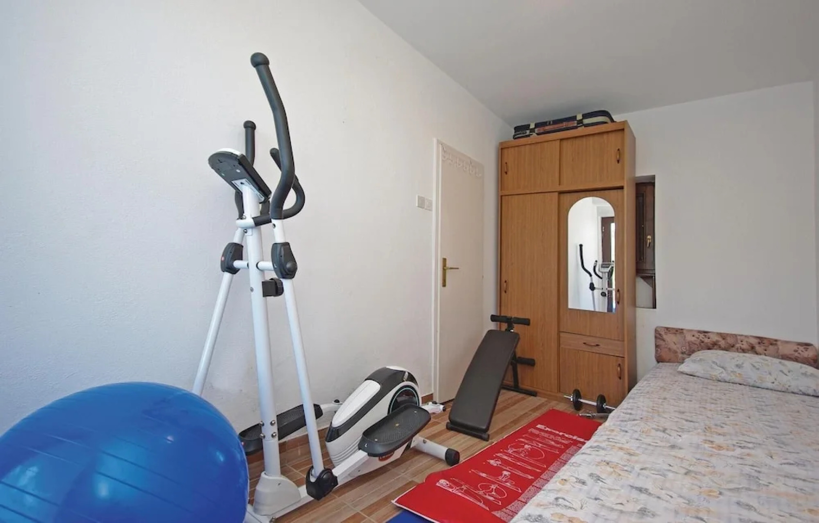 Beautiful Home in Podaca With Wifi and 4 Bedrooms