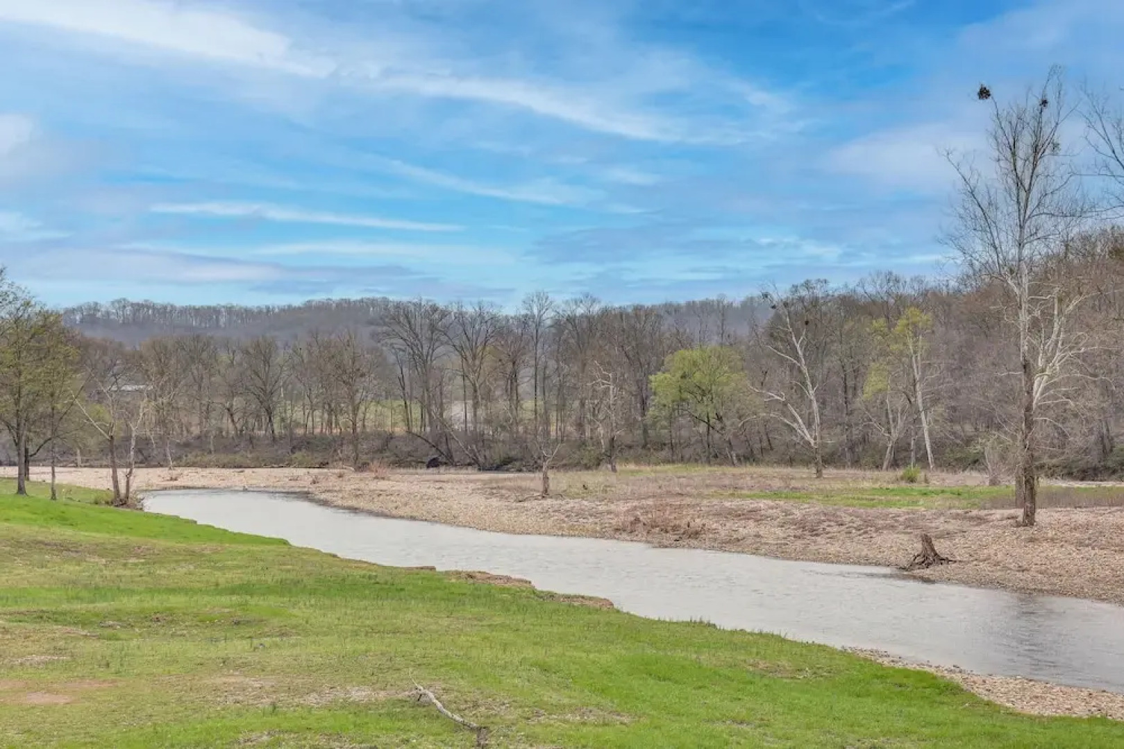 Riverfront 'caddo Shack' Home w/ Views & Fire Pit