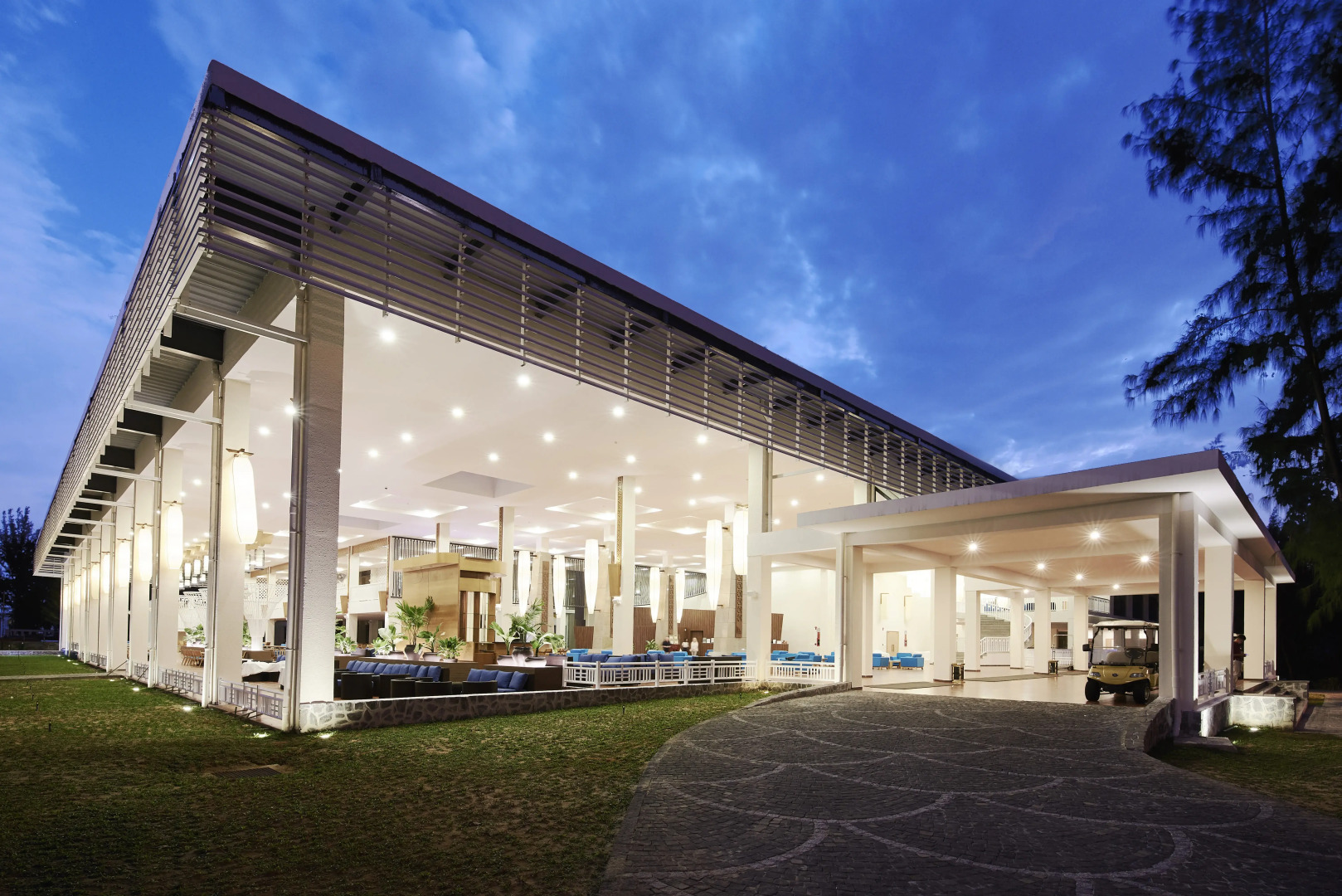 Sandy Beach Non Nuoc Resort