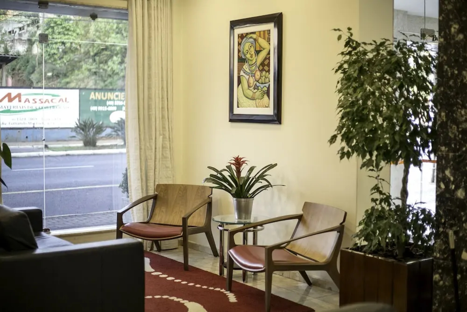 Eston Hotel