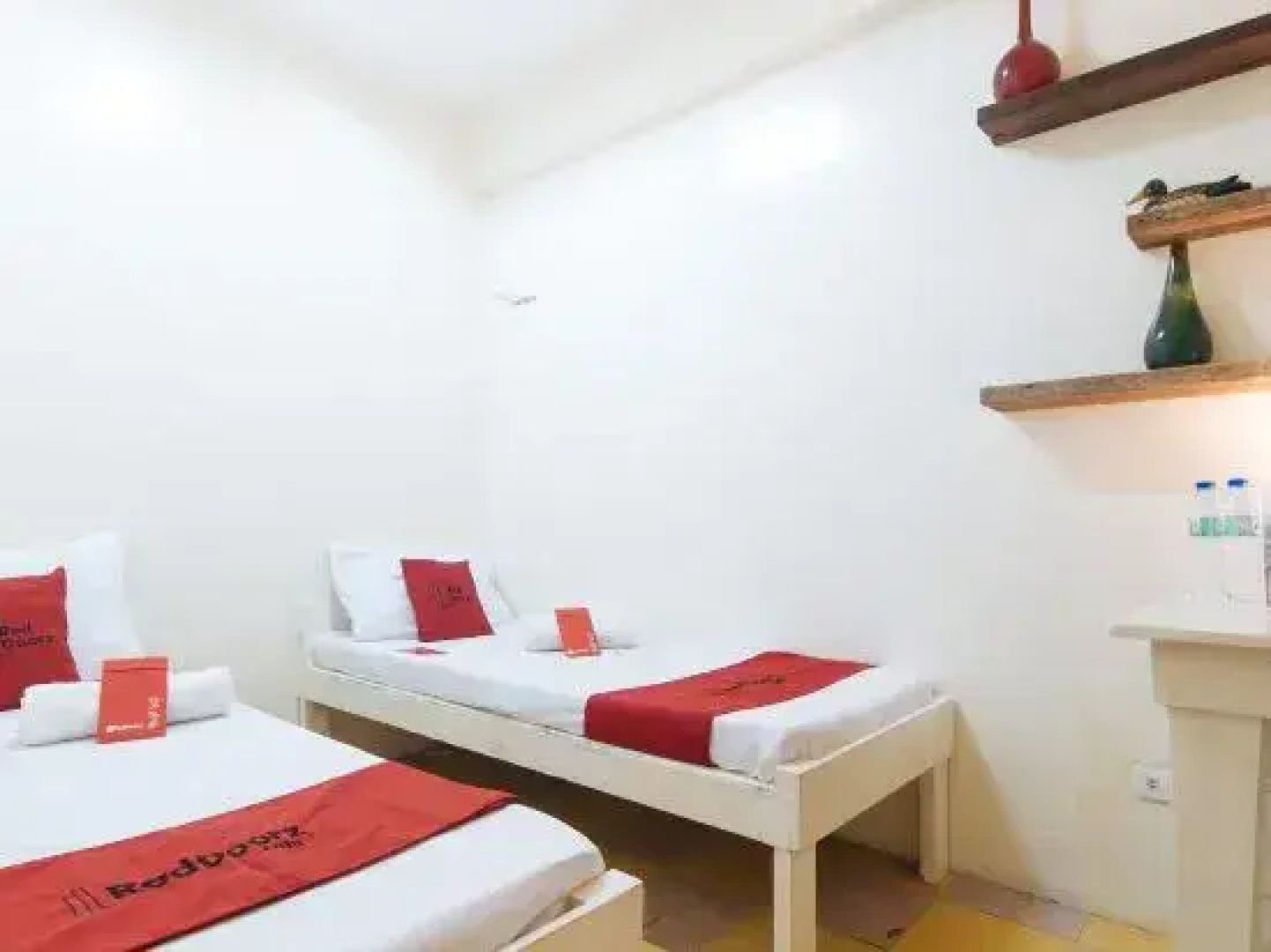 RedDoorz Hostel @ Deomar Hometel & Farm Cafe Vigan Ilocos
