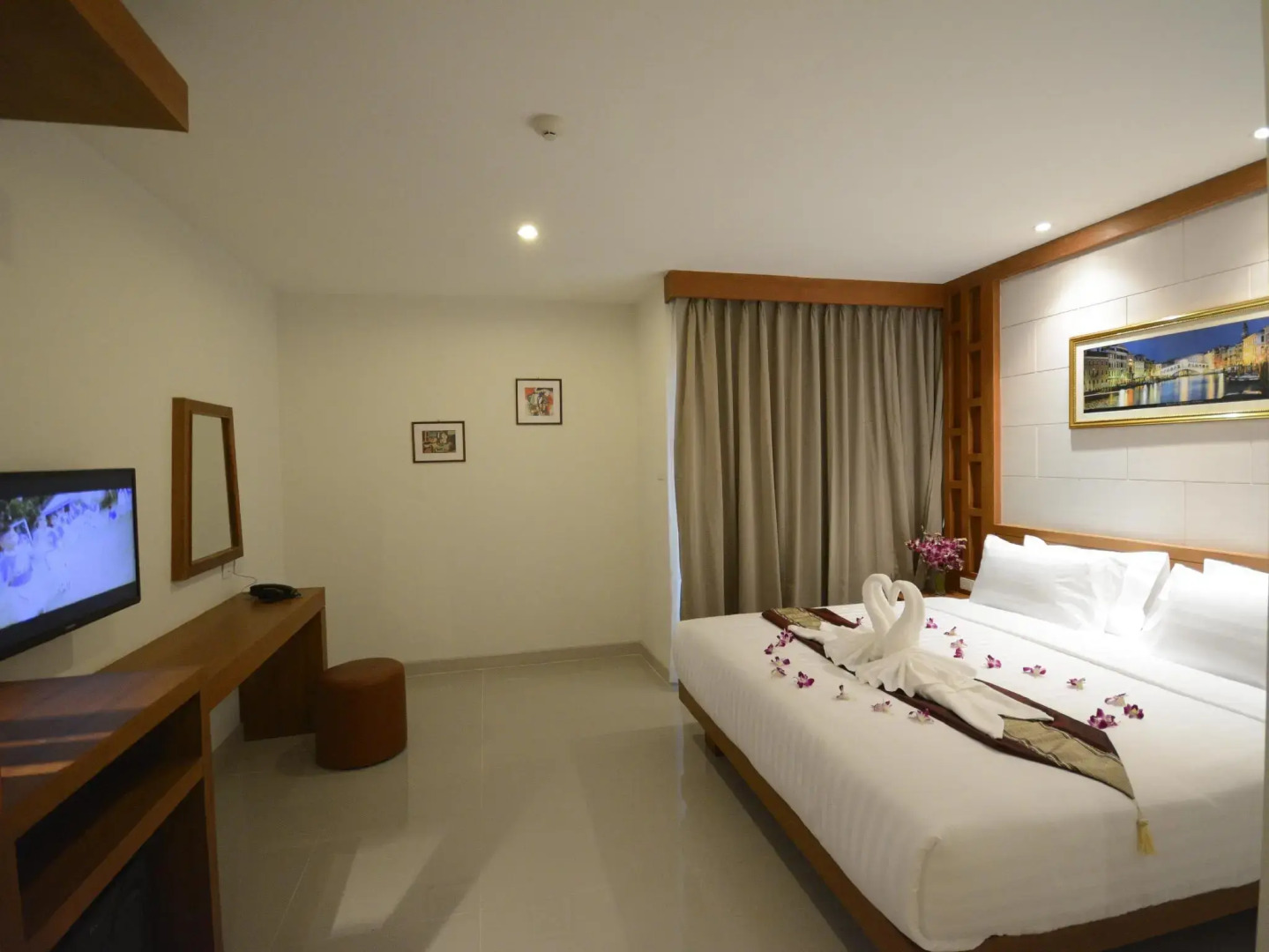 The Patong Center Hotel