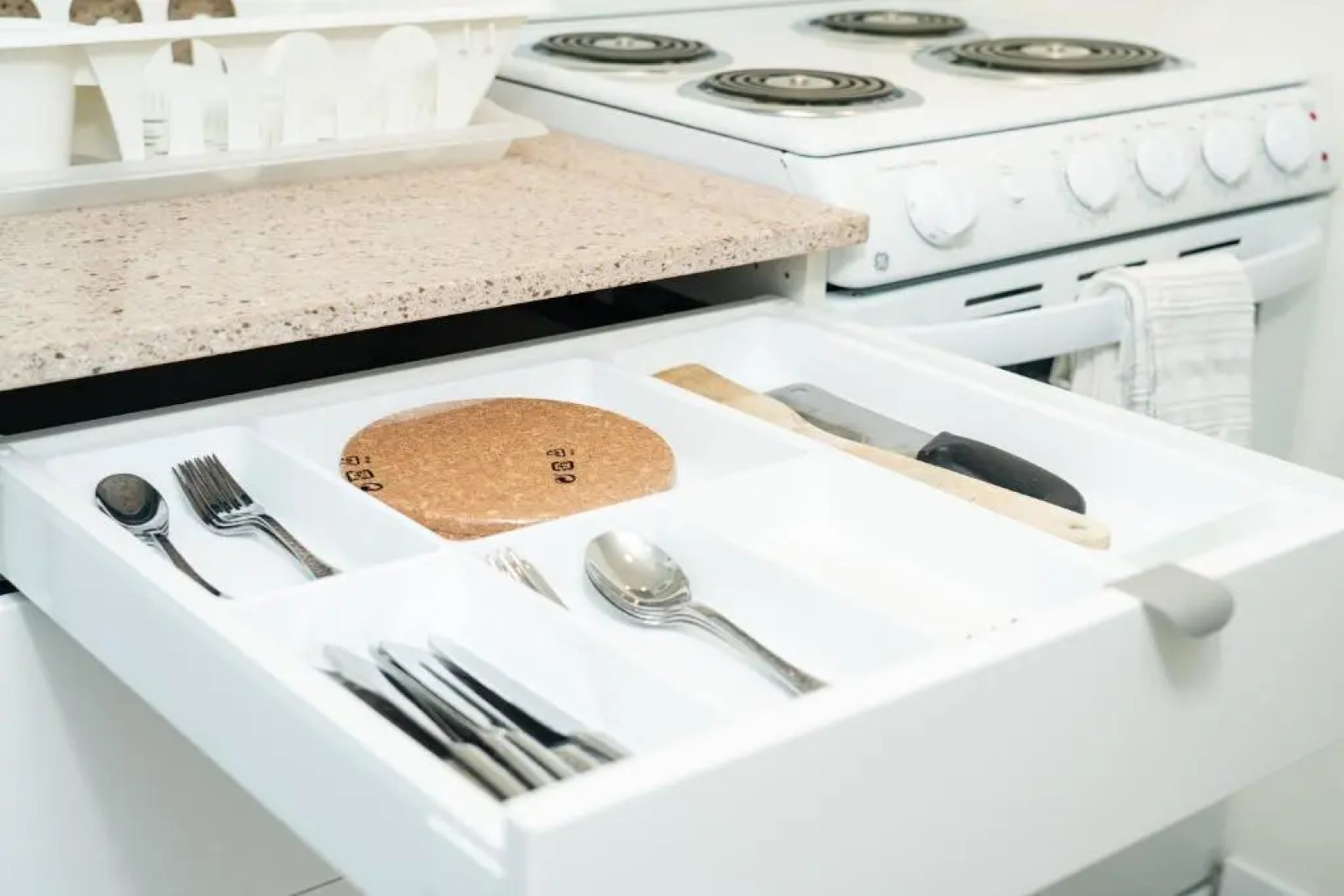 Beautiful 2BR Suite in central West Vancouver