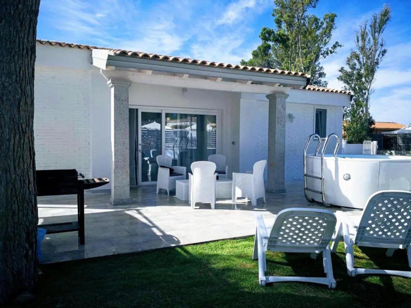 Ikebana Villas Porto Pino Beach