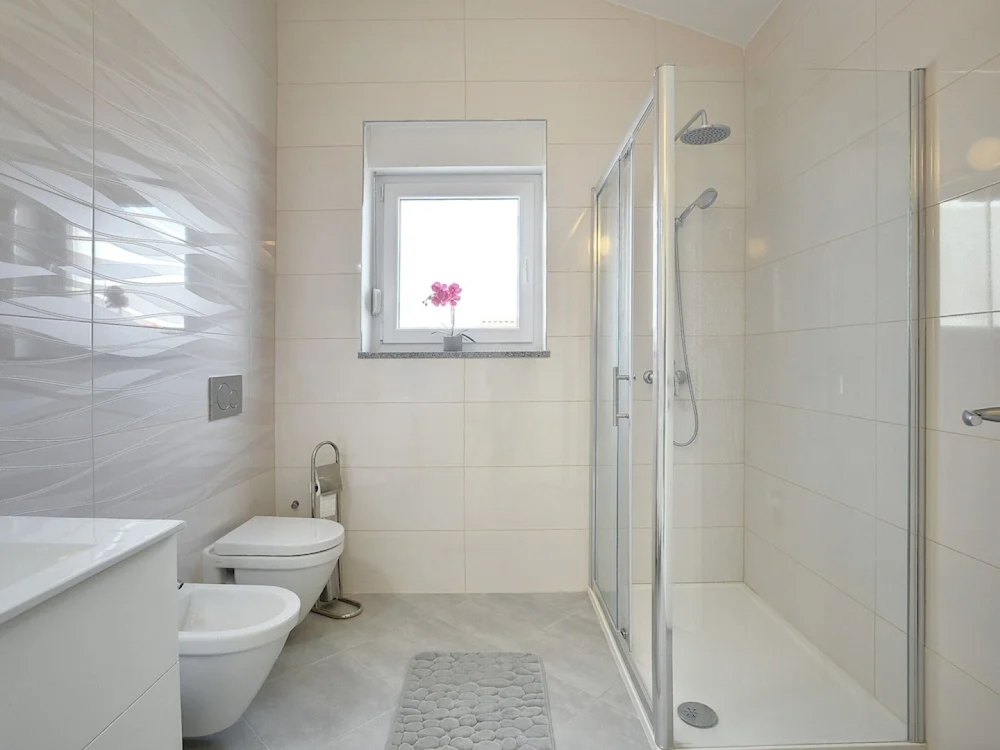 Modern Villa With Private Pool Near Beach