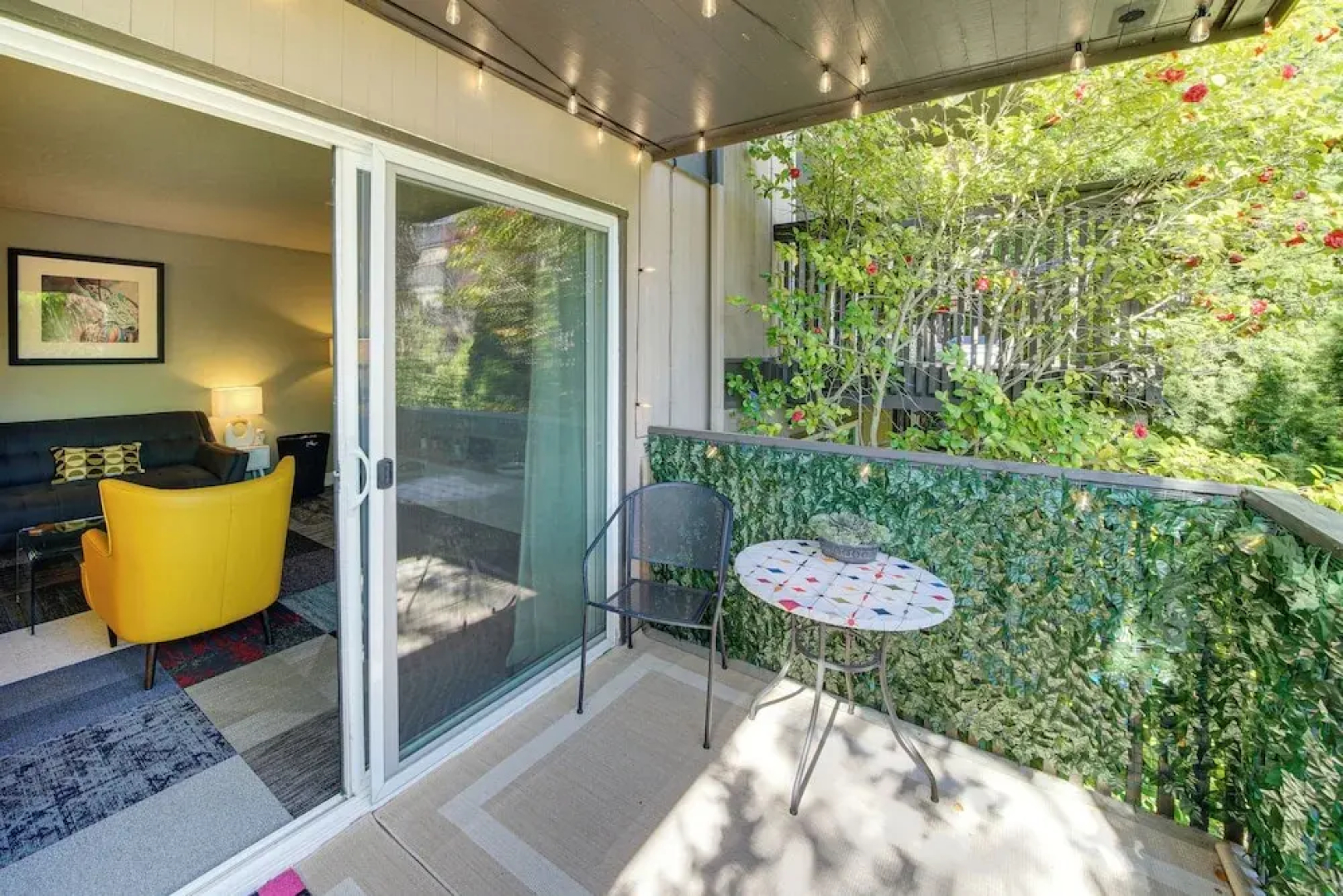 Modern Home Between Seattle, Tacoma & SEA Airport