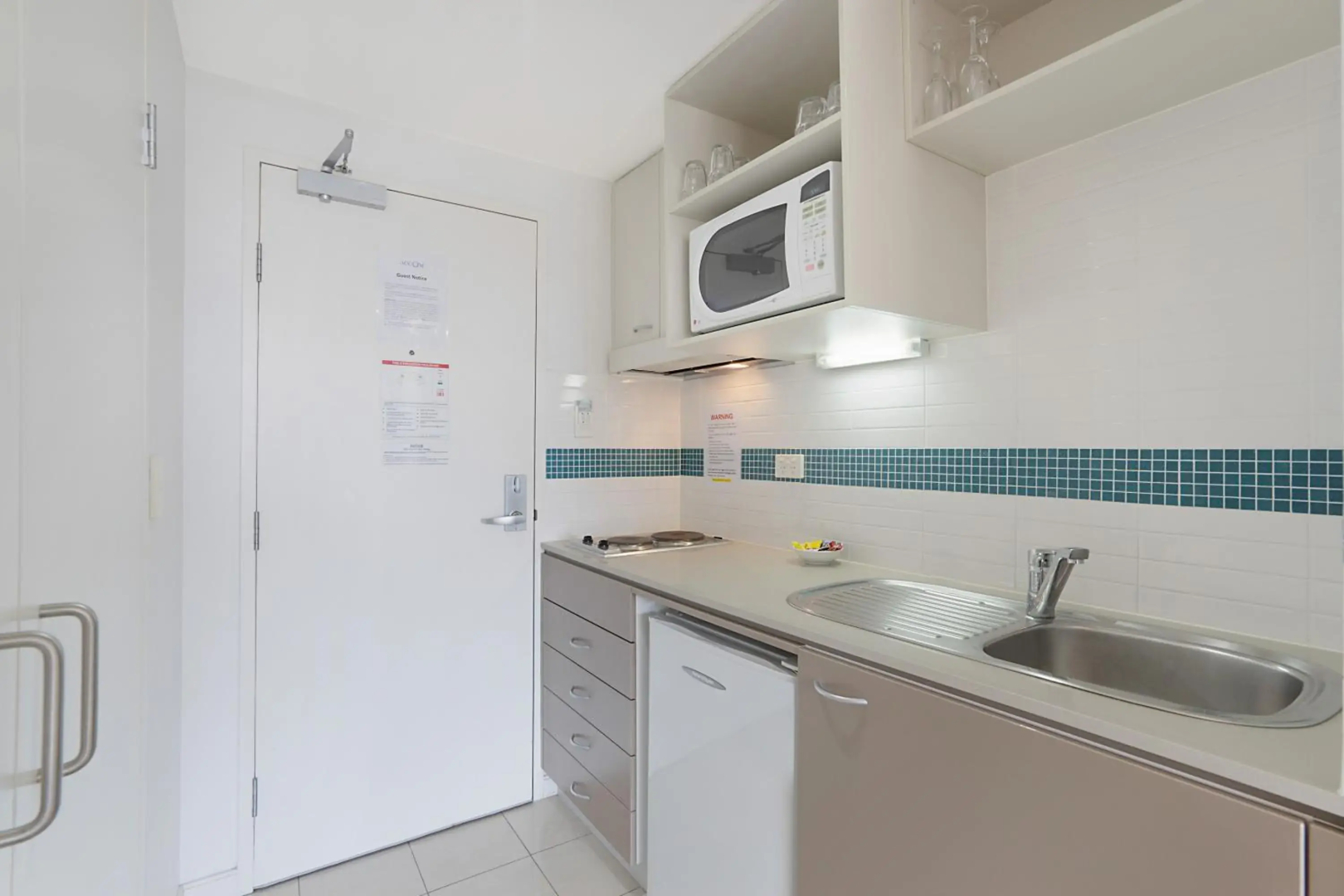 BASE Holidays - Ettalong Beach Premium Apartments