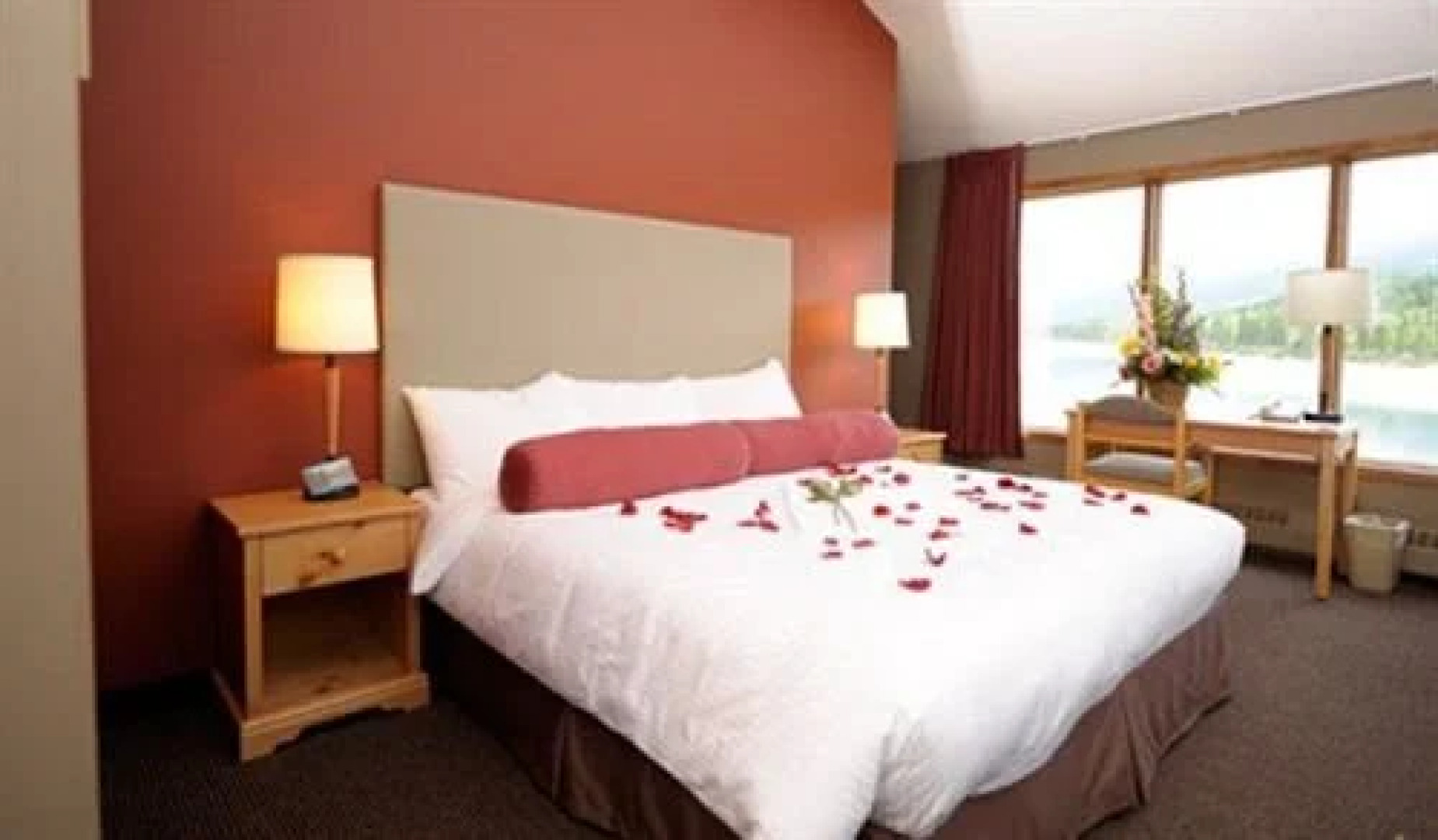 Nakoda Lakeside Lodge