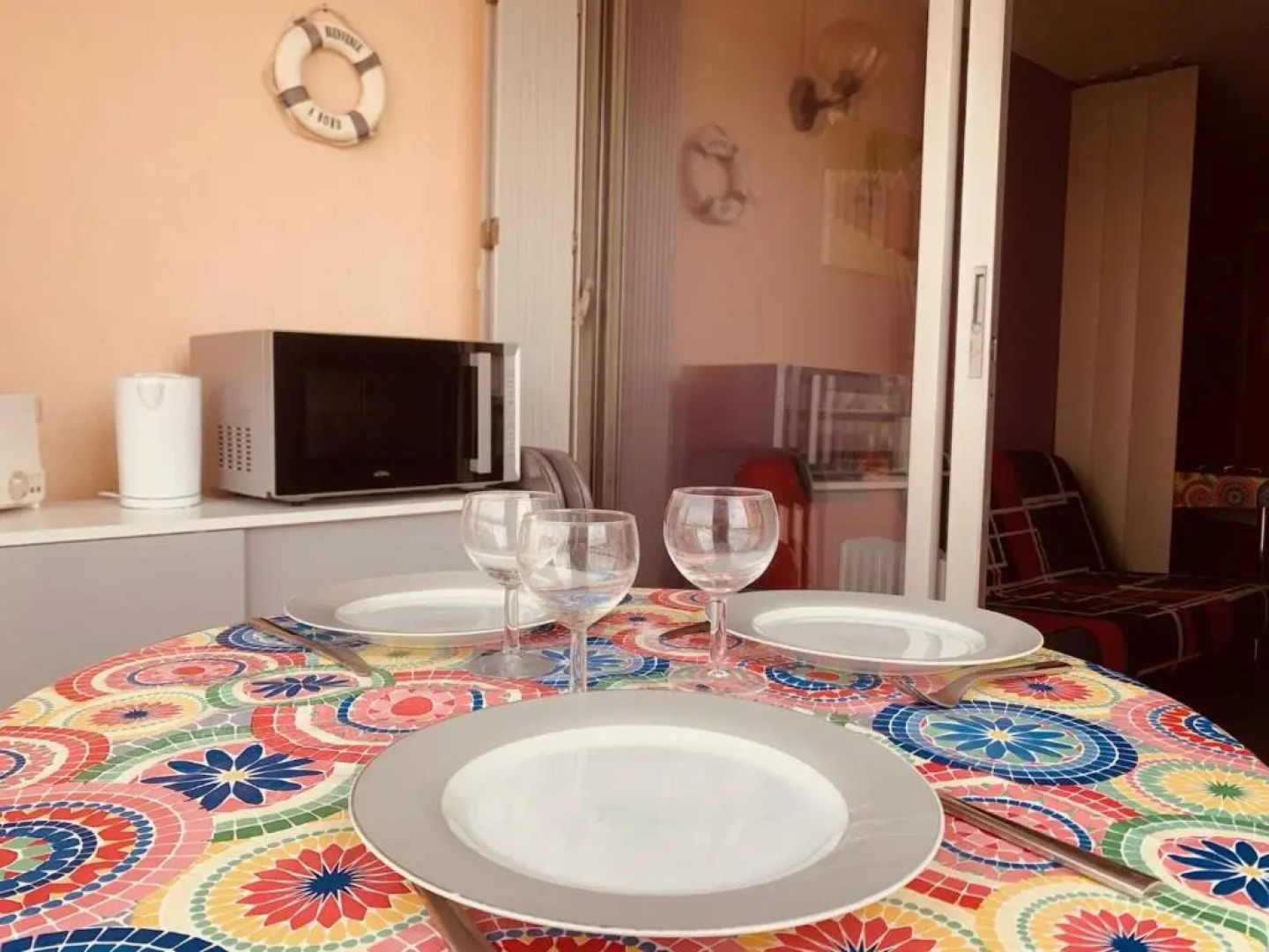 Charmant T2 Colore & Fonctionnel A 200M Des Plages