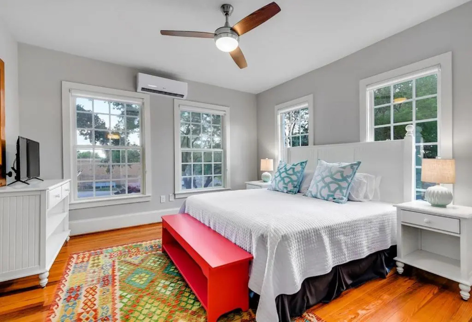 Downtown Marble Falls Boutique House