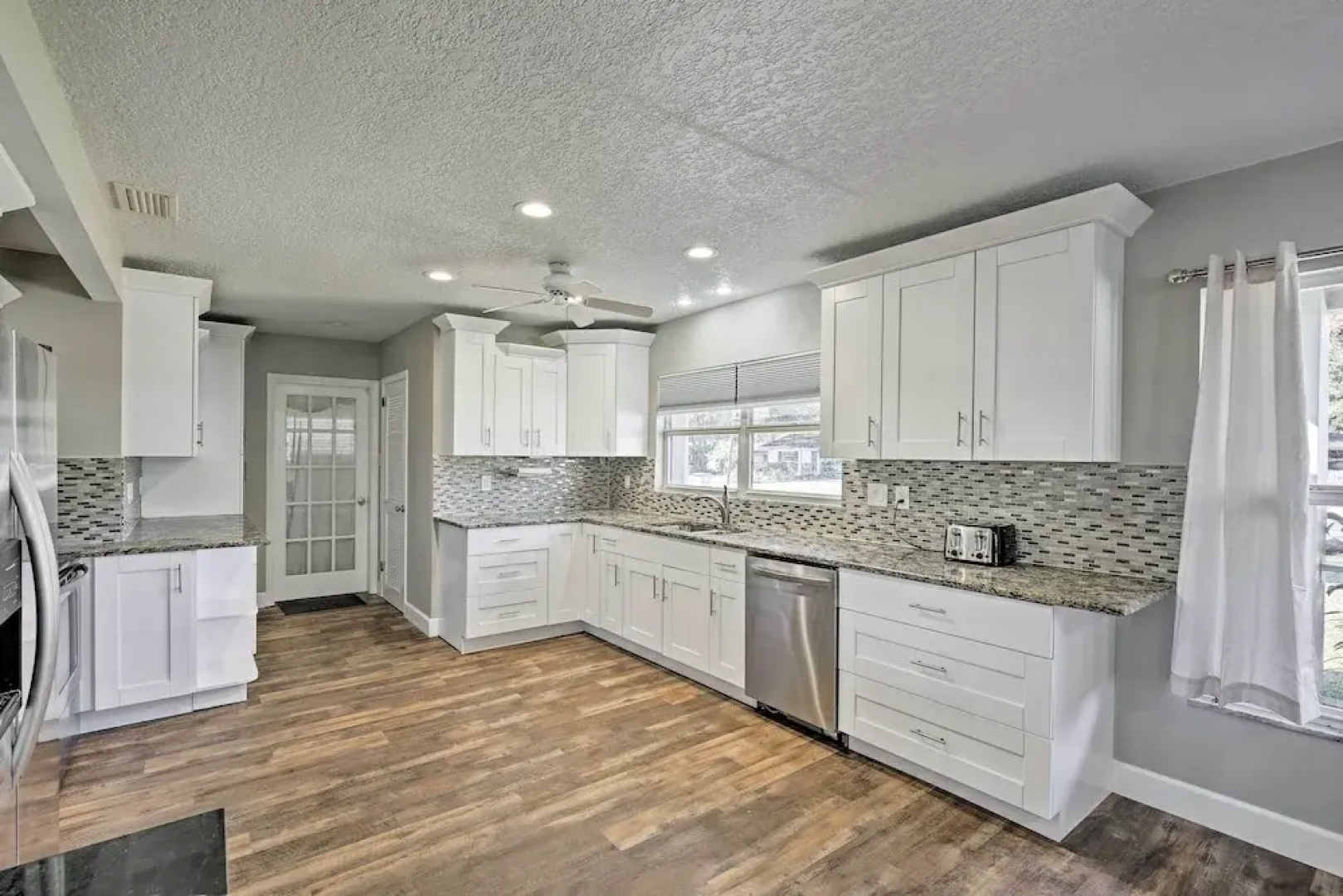 Dock & Beautiful Views! Spacious Bellows Lake Gem