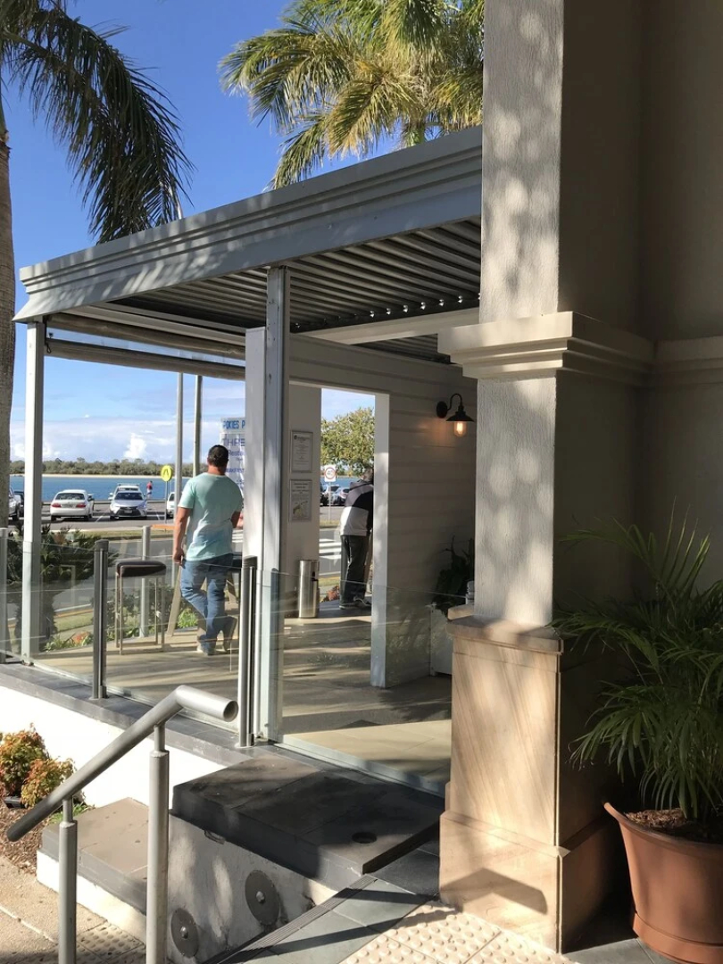 Grand Hotel Apartments Gold Coast by owner