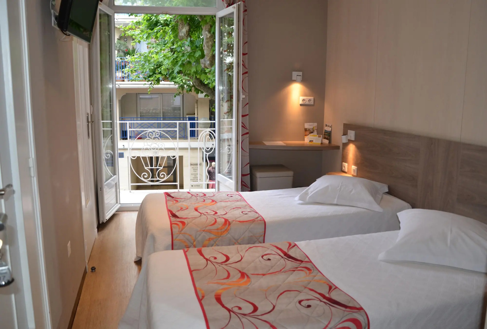 BRIT HOTEL Confort Le Revest Sainte Maxime