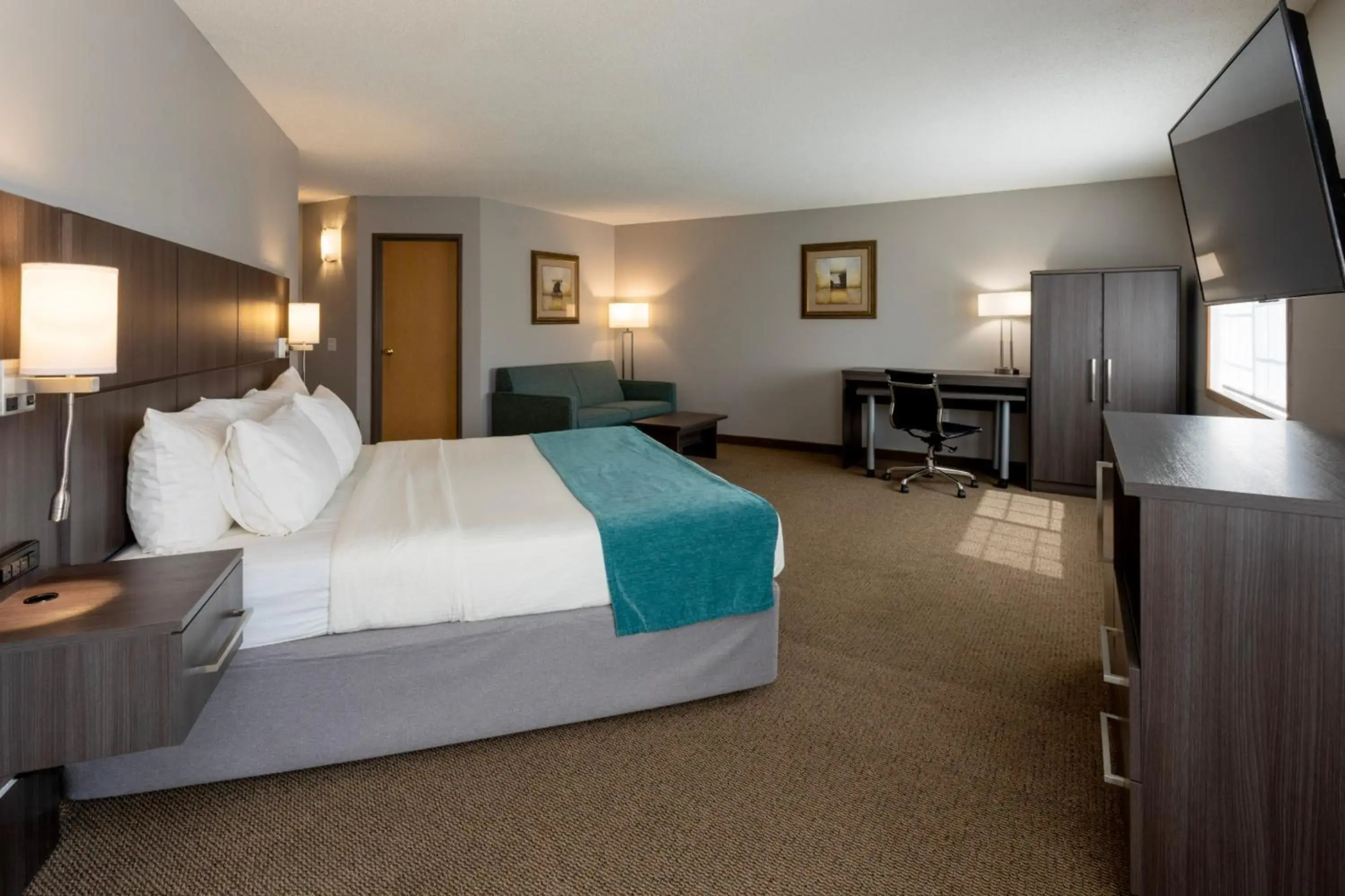 Paynesville Inn And Suites