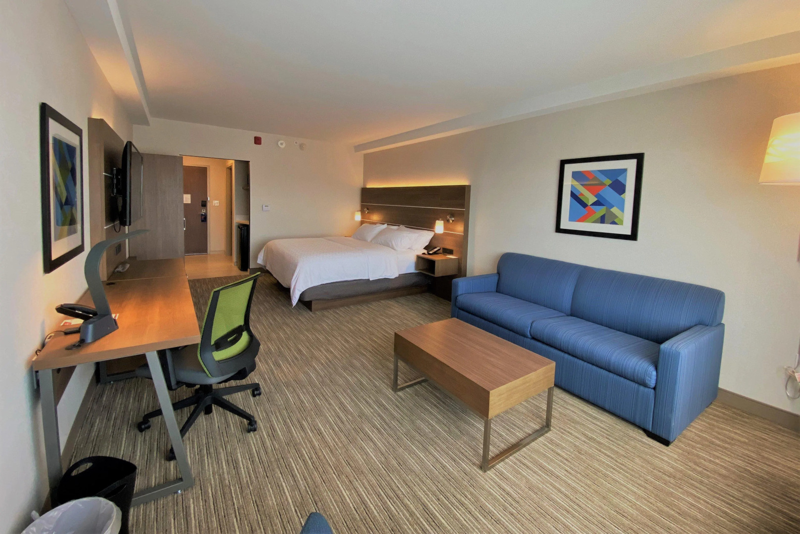 Holiday Inn Express & Suites Aurora by IHG