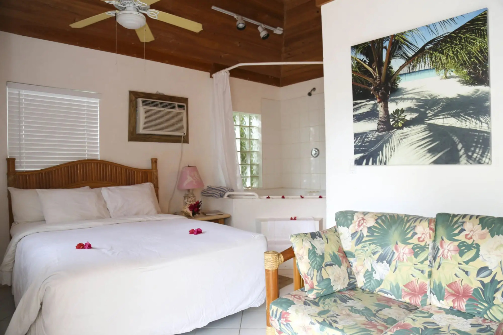 Tingum Village Hotel