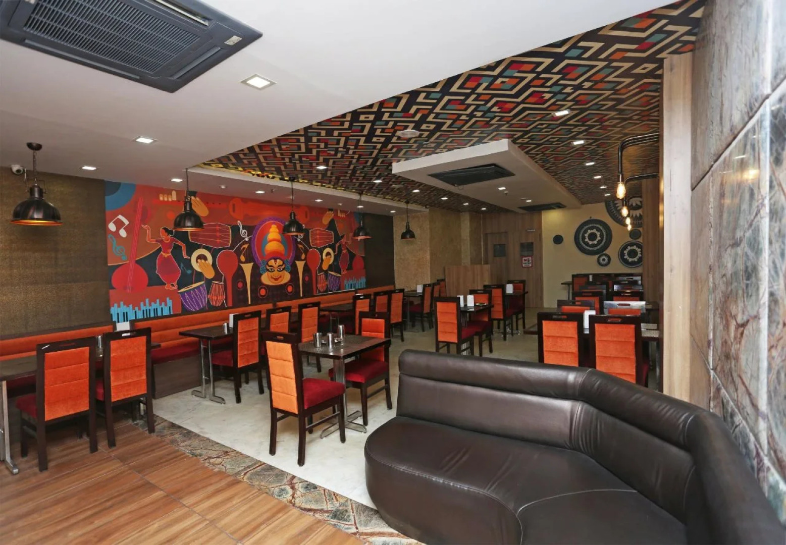 OYO 8576 Hotel Jiwan Plaza