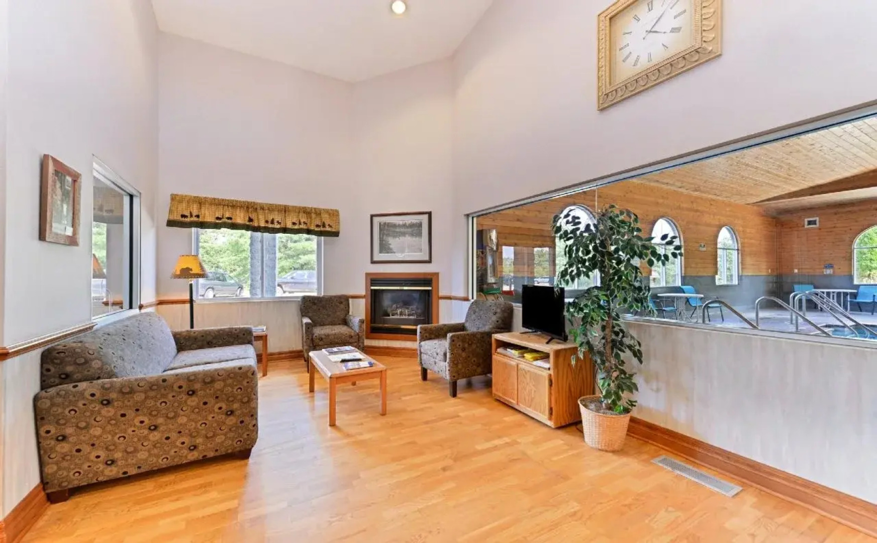 Northwoods Best Inn (ex.Americas Best Value Inn Chetek)