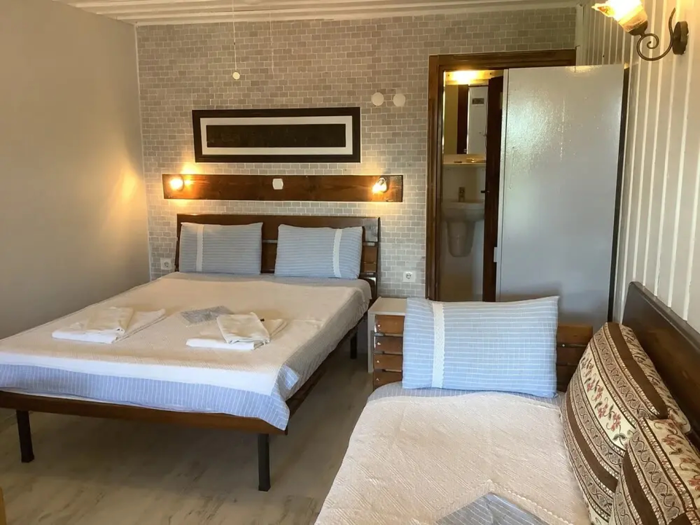 Akropolis Hotel