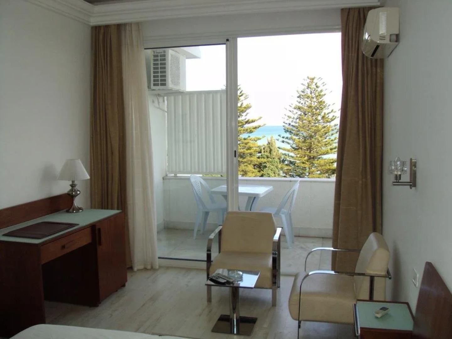 Hotel Corniche Palace